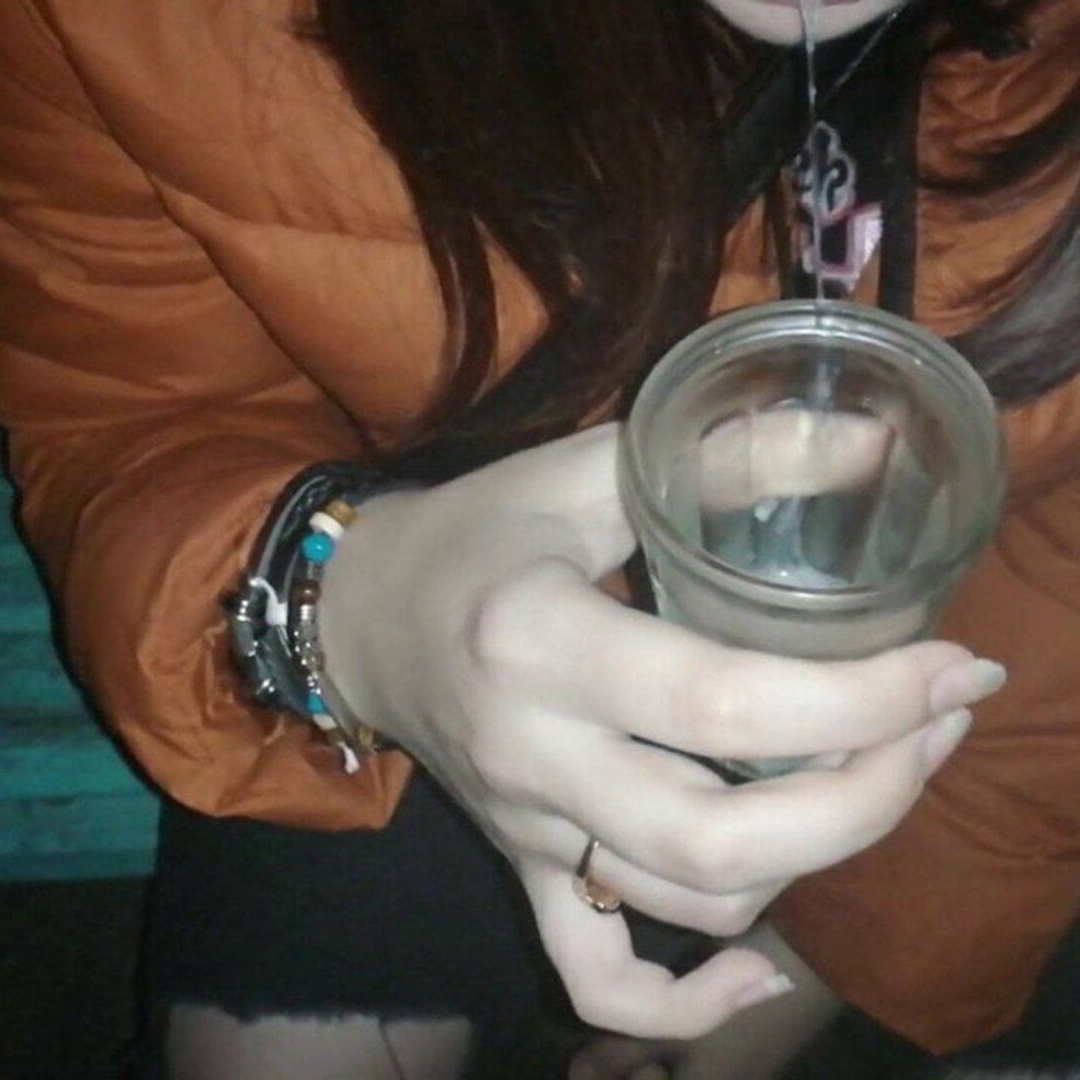 Russian cum buveurs photo à la maison