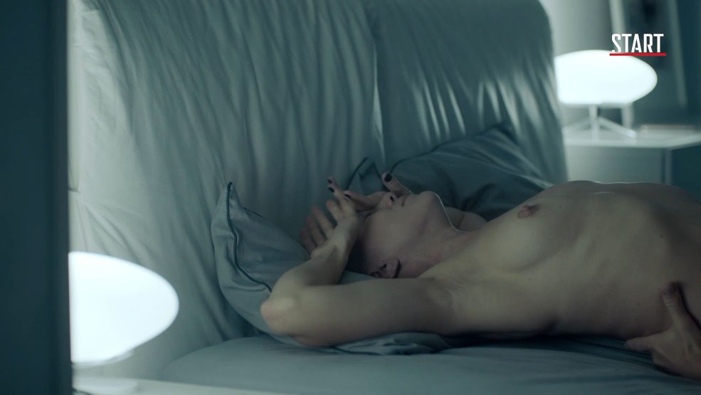 Naked Daria Moroz dans la série "Casters"