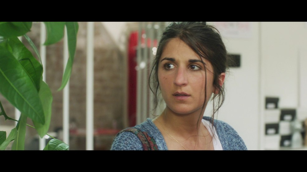 Peeping sous les jupes féminines