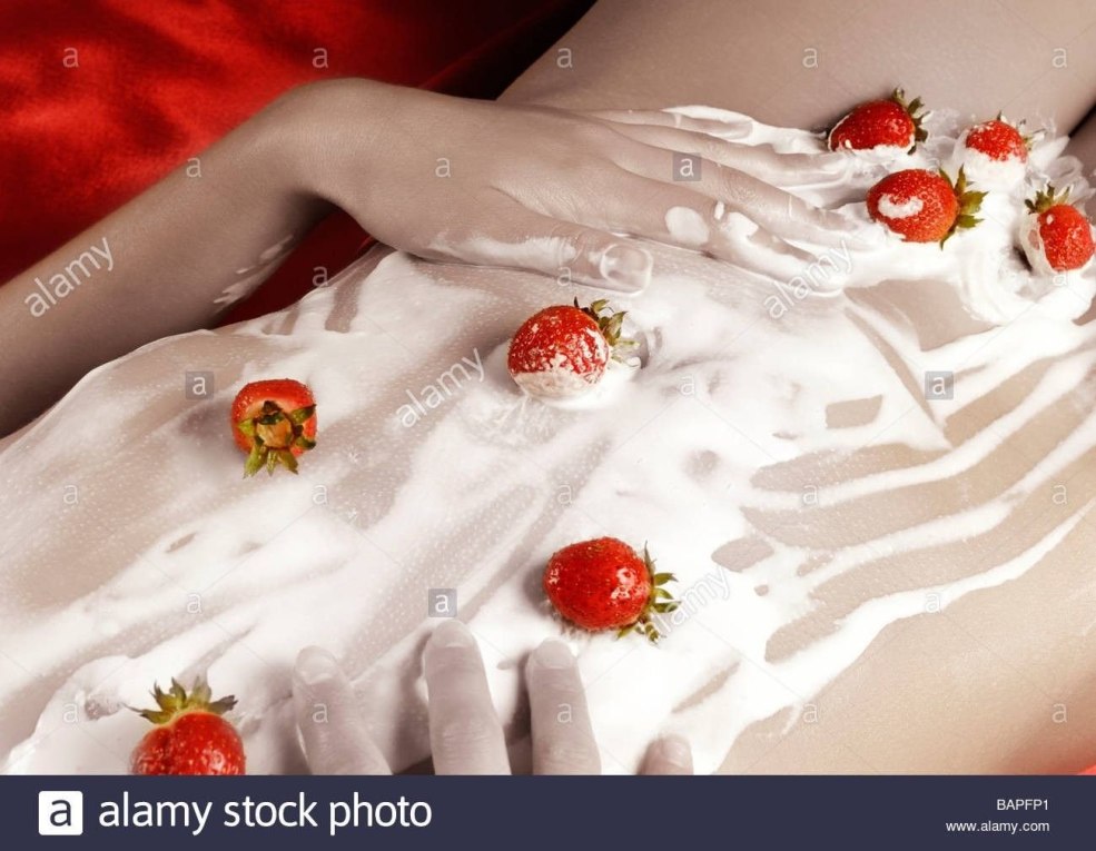 Fraise avec fille crème