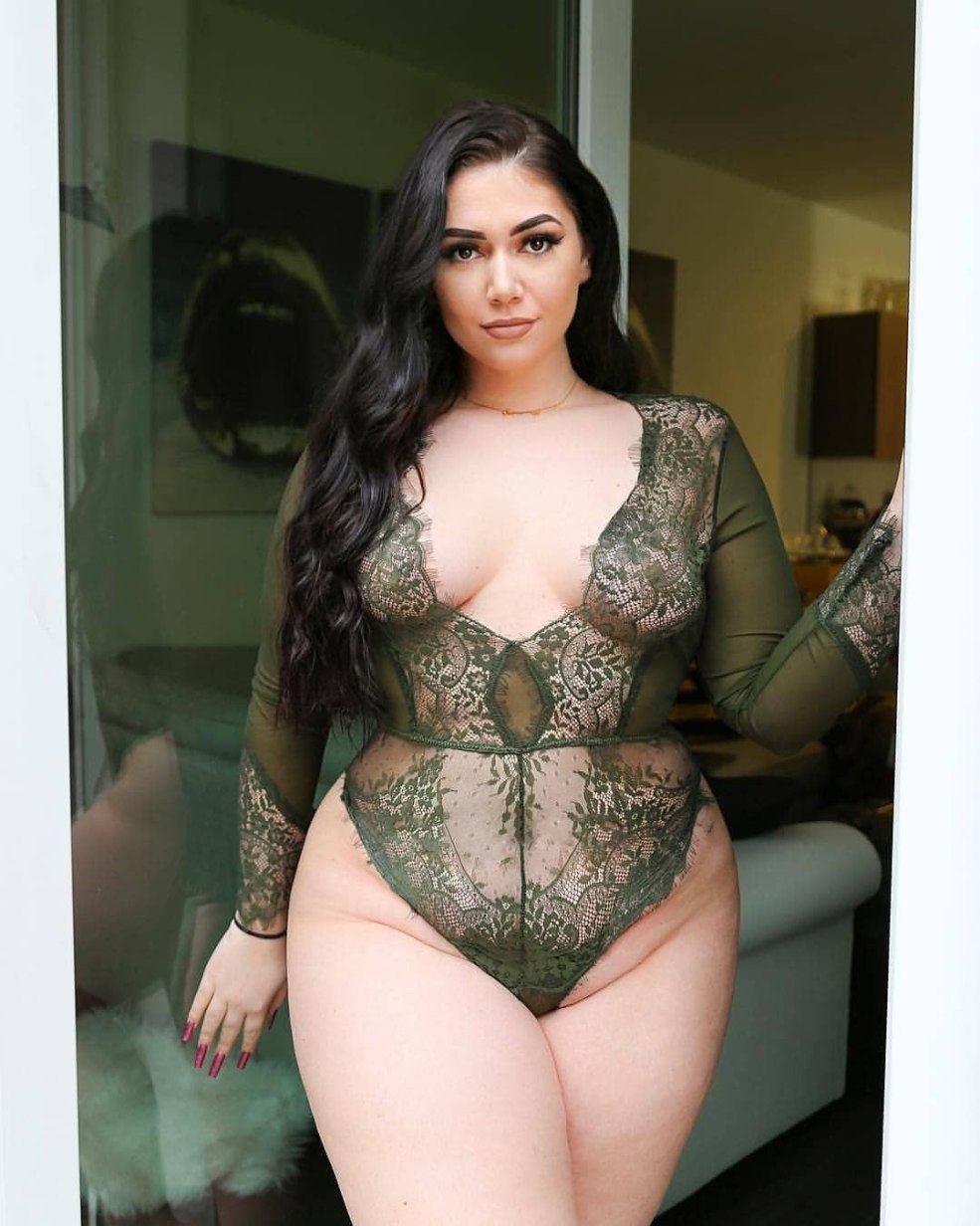 Sofia Rose Model Plus Saz