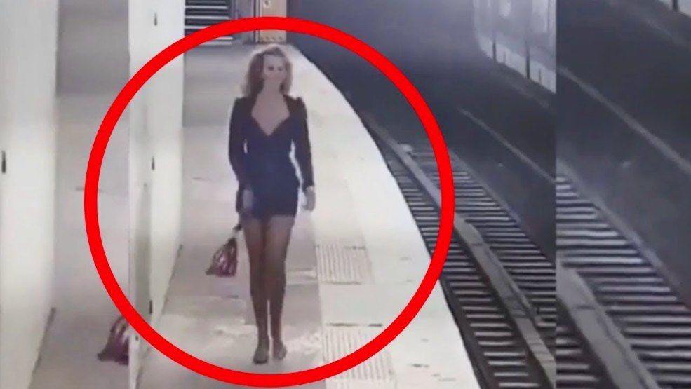 Lisa Arzamasova nue avec son amie