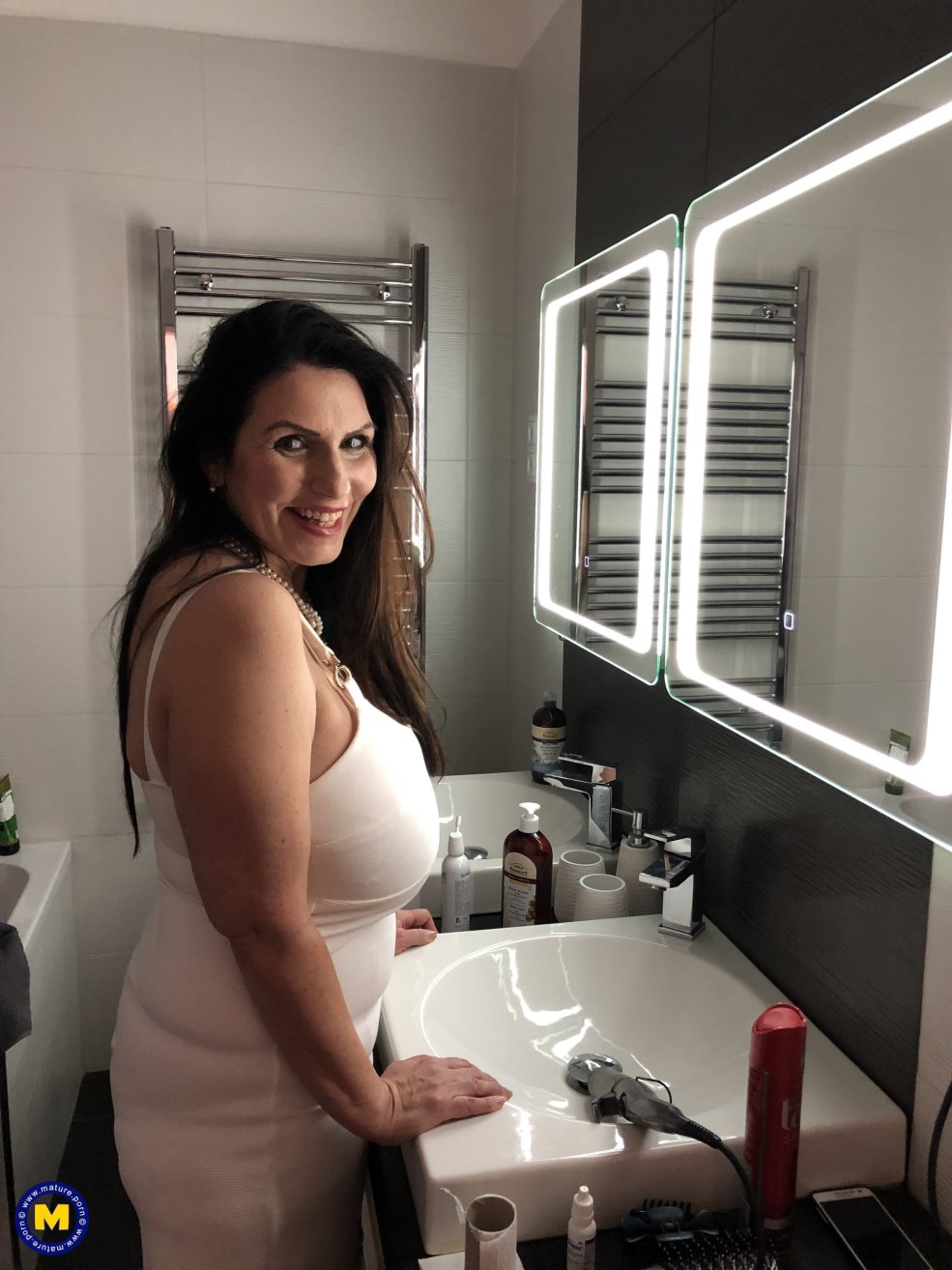 Josephine James (Josephin James)