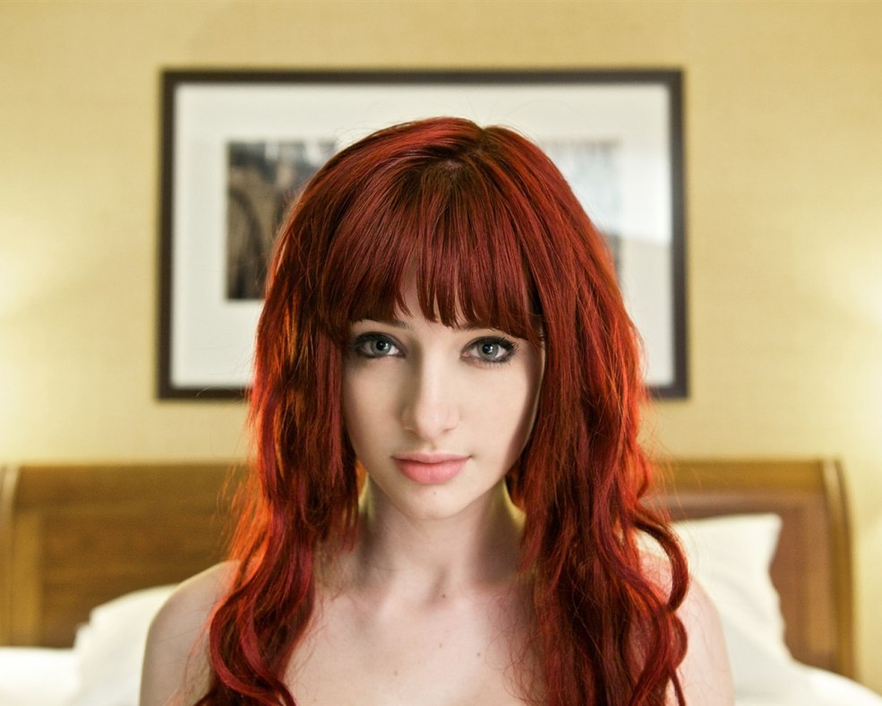 Chanteur de cheveux roux mince clip