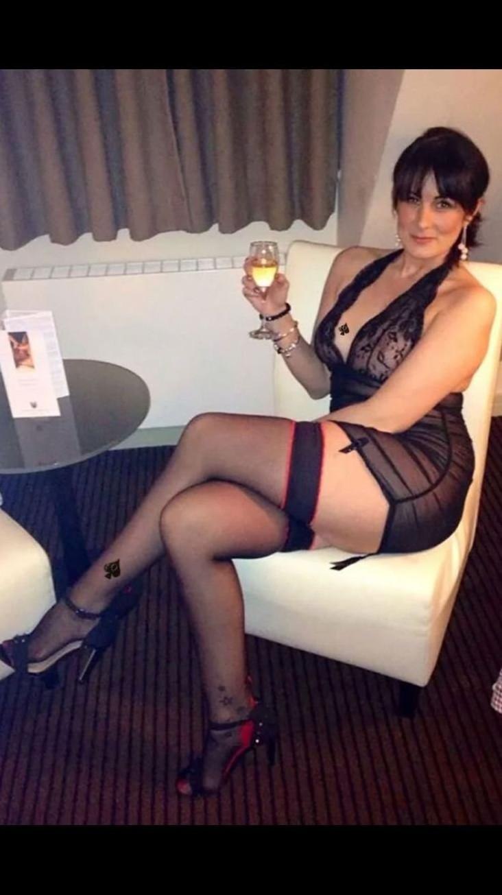 Mères matures en bas privé