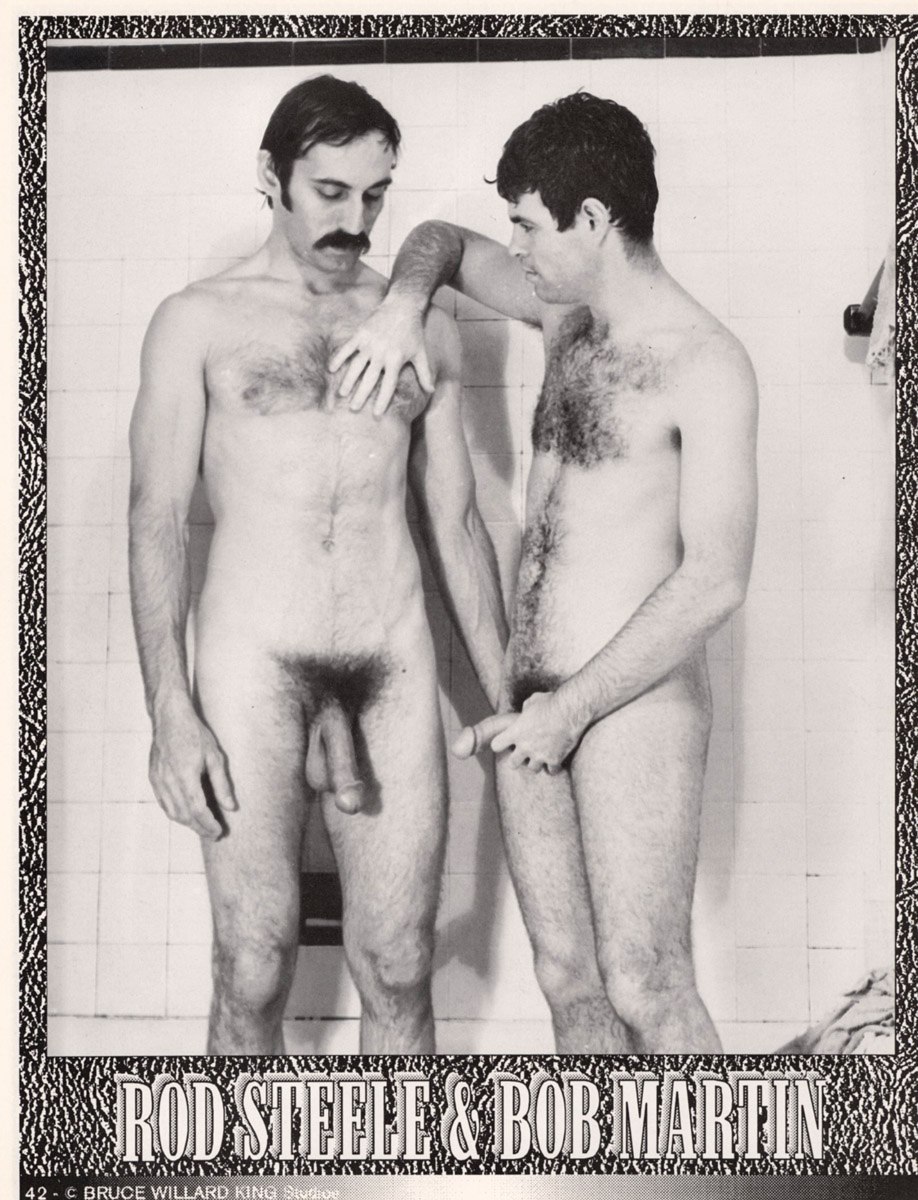 Père et fils nu sans culotte