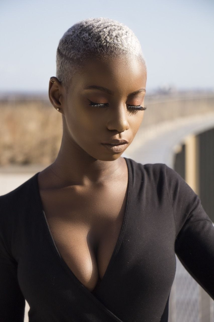 Cheveux de l'industrie avant et après