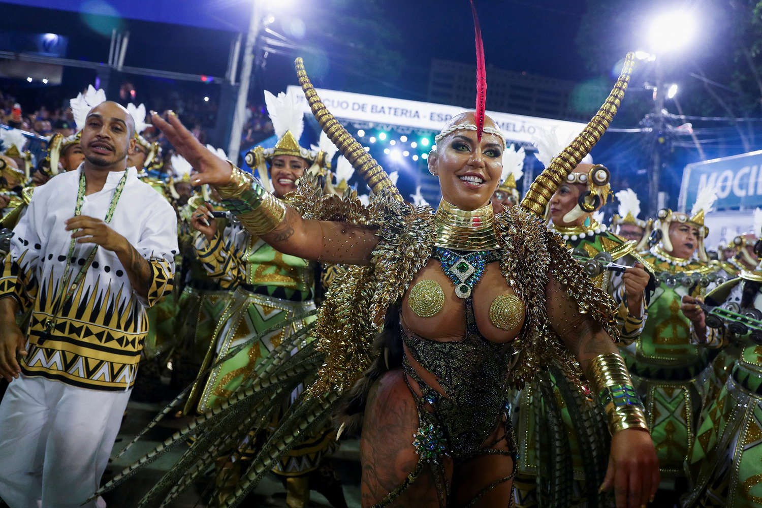 Carnaval au Brésil 2022 - photos de filles porno