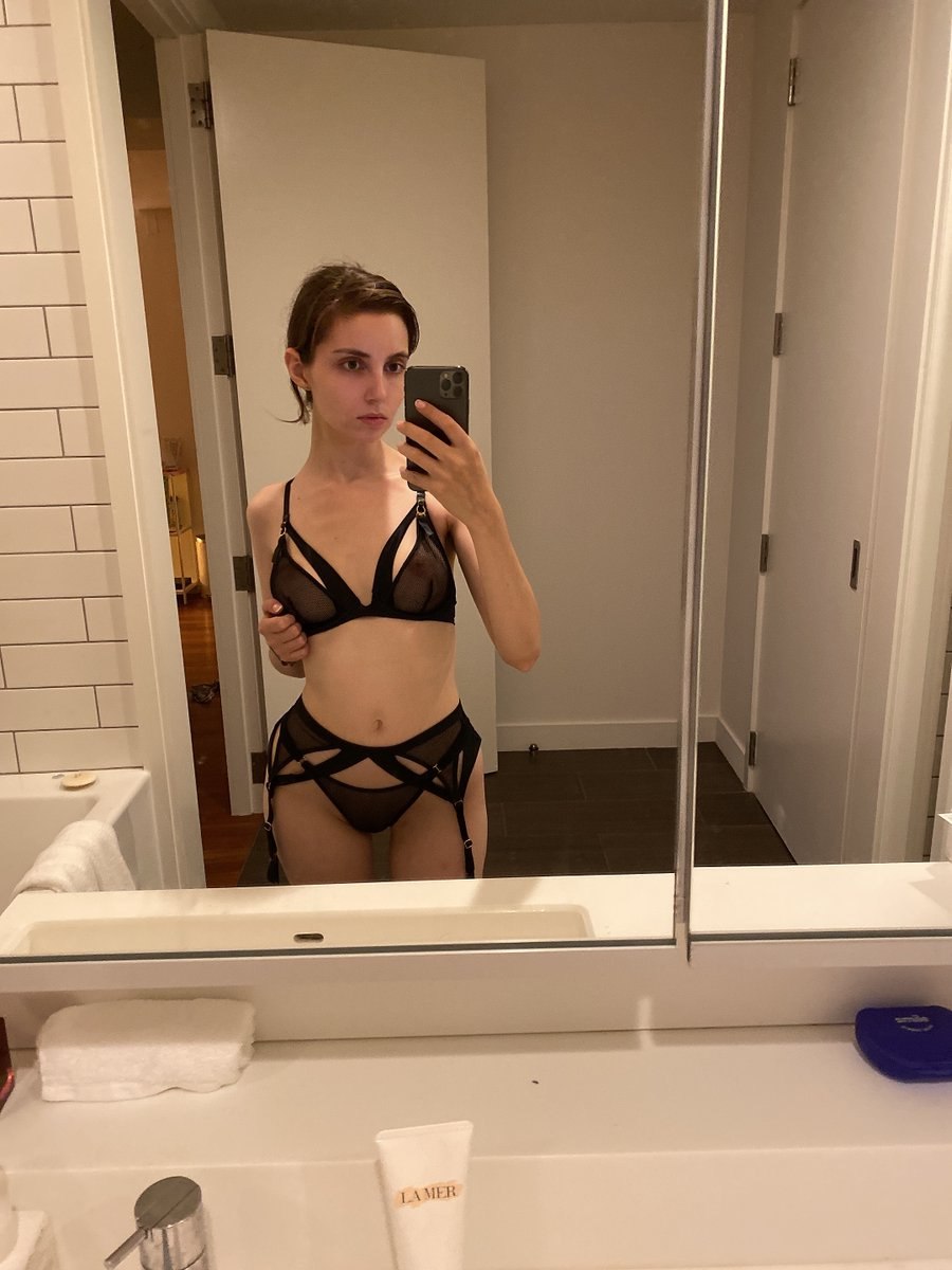 Filles selfies dans la salle de bain