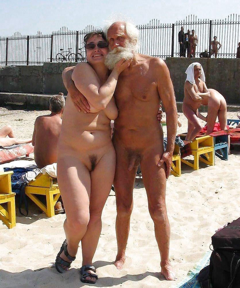 Filles ivres nudistes