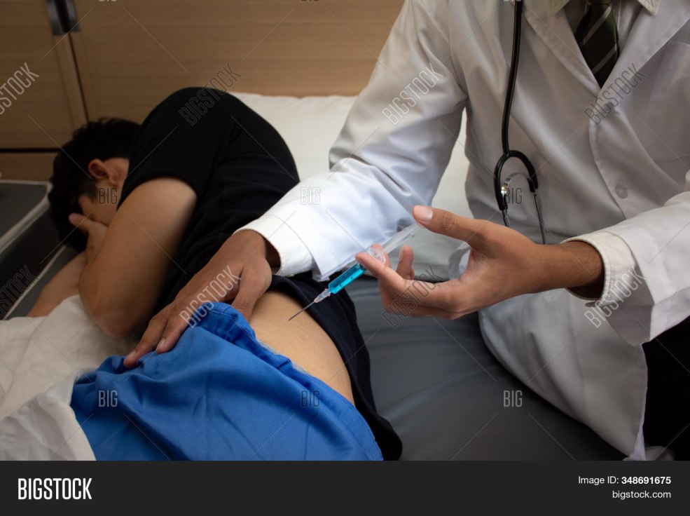 Injection dans la fesse à l'hôpital