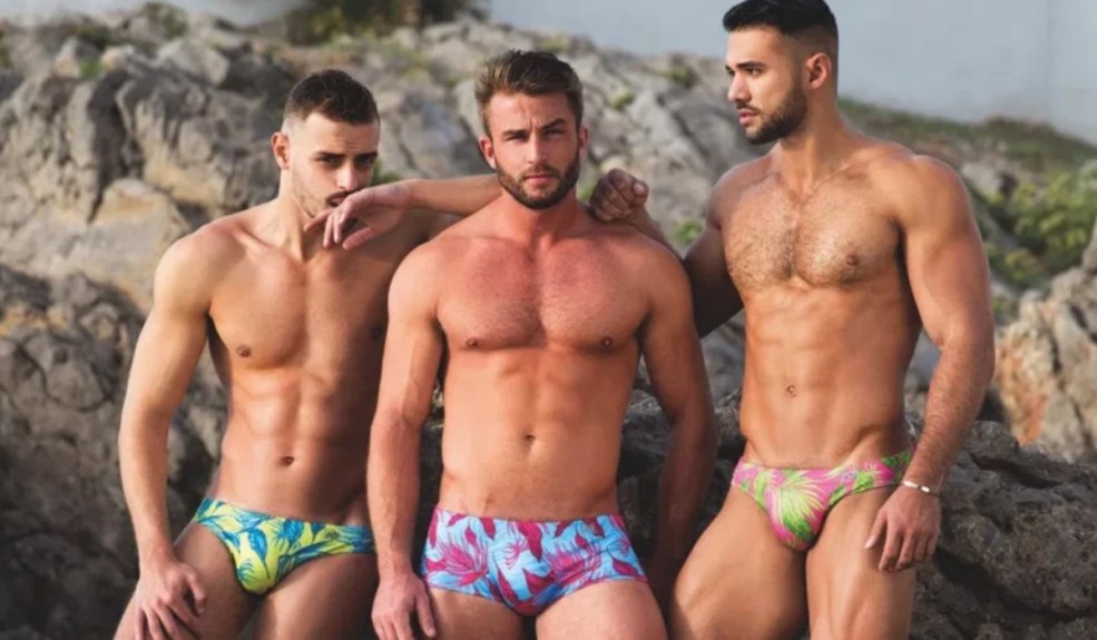 Plusieurs beaux hommes