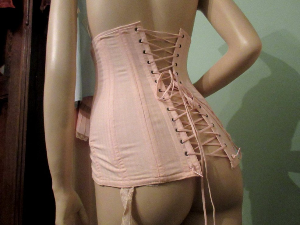 CORSET 1940