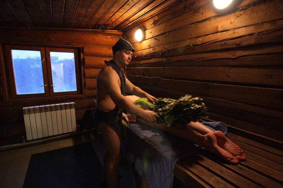 Femmes dans les bains russes
