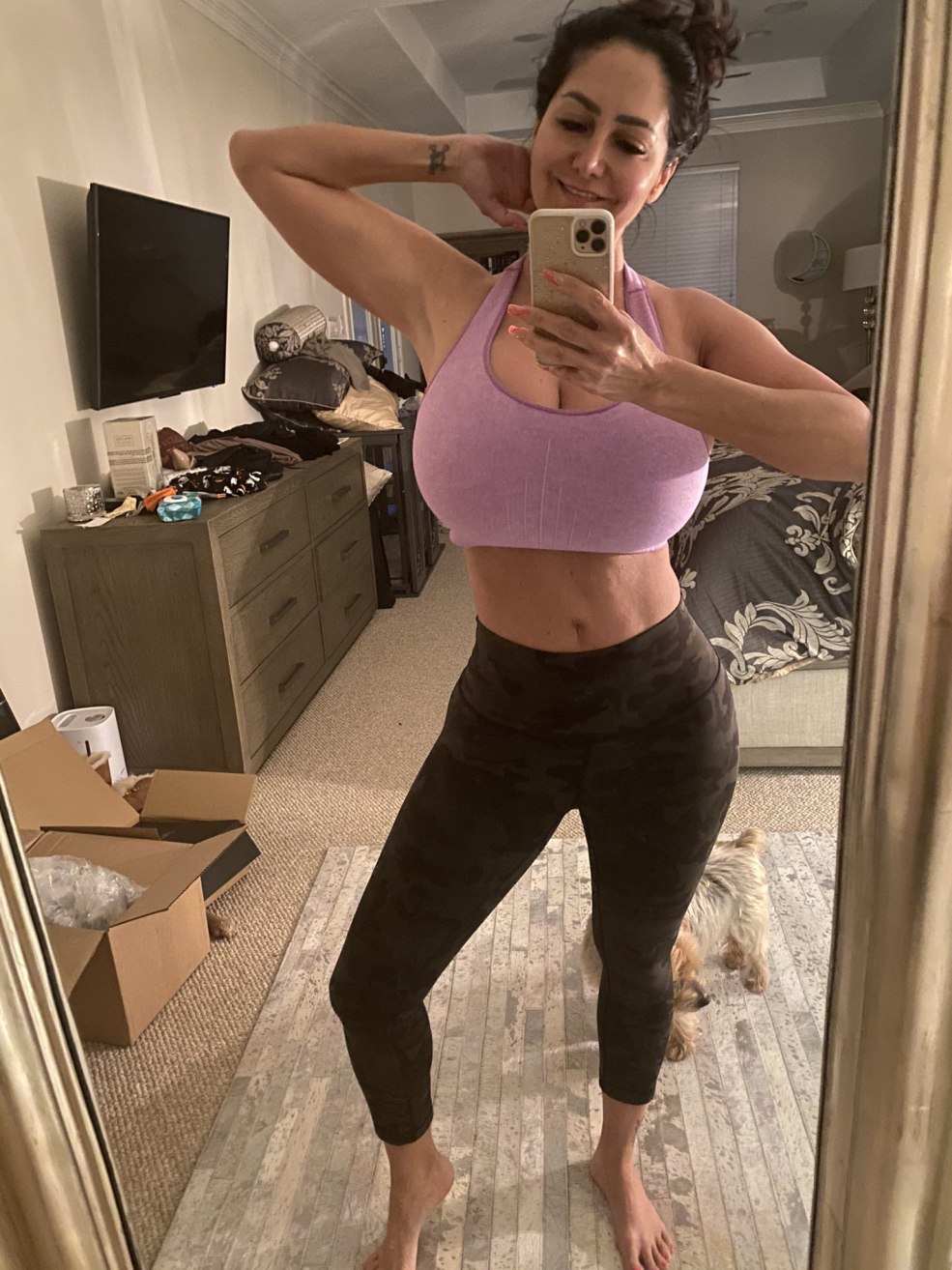 Ava Addams en robe selfie