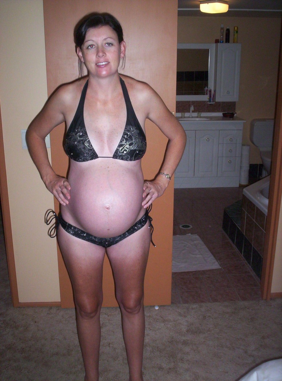 Le chat allait sur un vagin nu