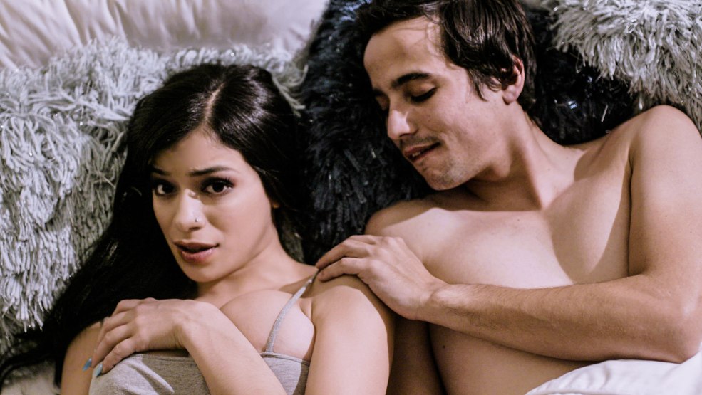 Secoué le gars dans la voiture