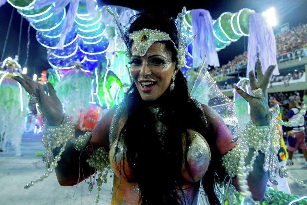 Le carnaval montre ses seins