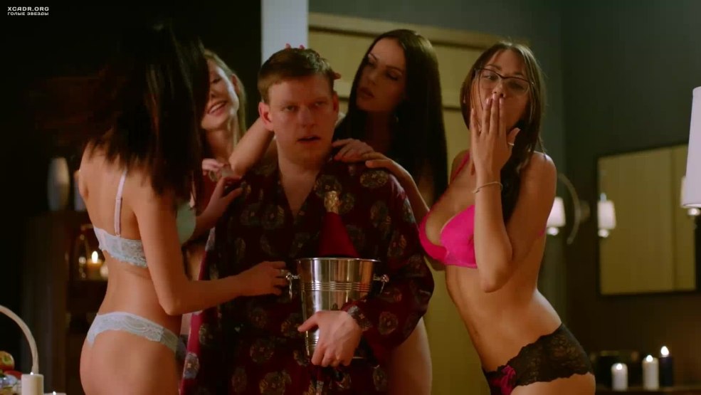 Alexandra Kuzenkin dans les sous-vêtements Lower Lyon