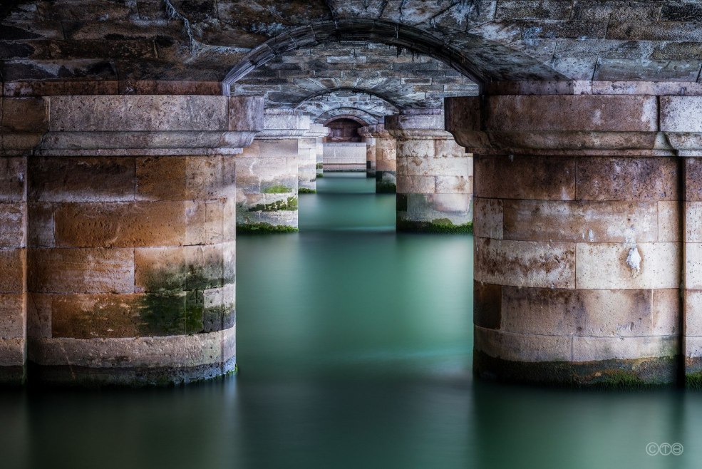 Pont. Mirabeau. Paris Mirabeau