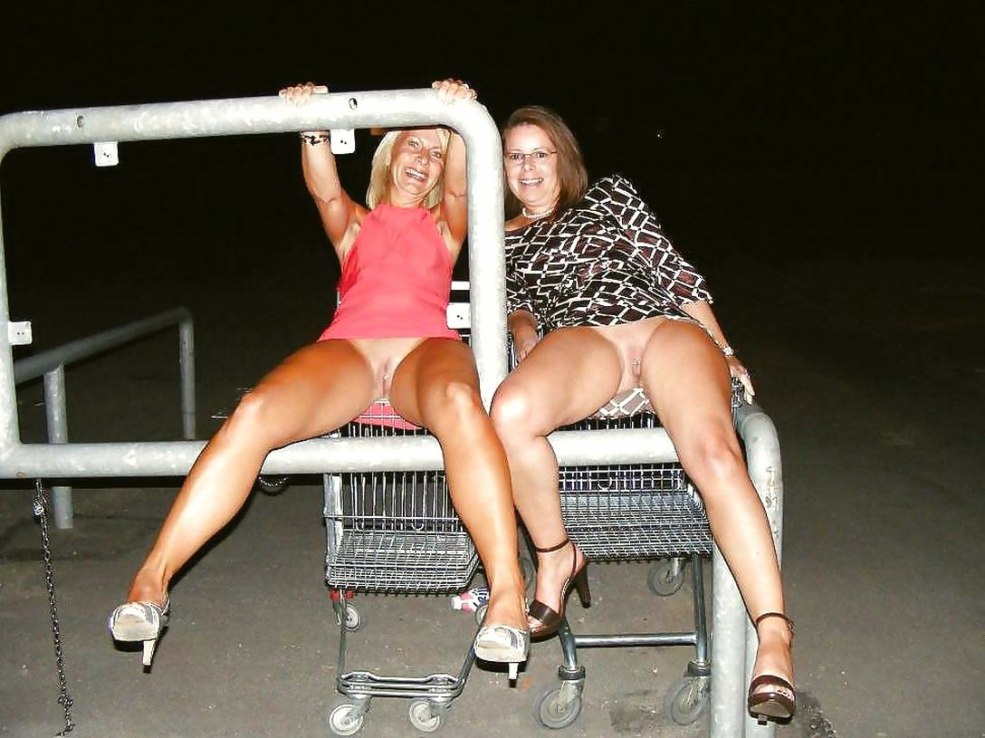 Sous une jupe dans les lieux publics