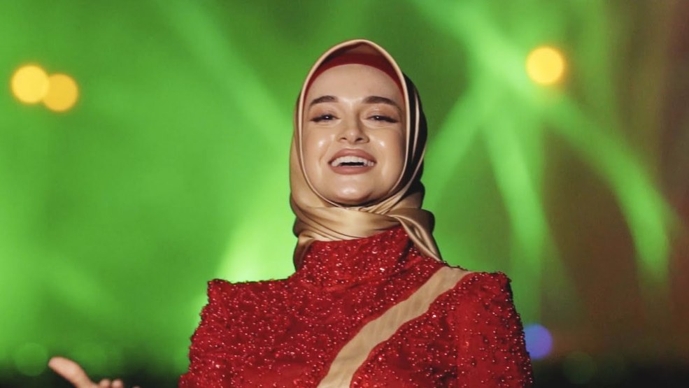 La chanteuse du DAGESTAN MADINA MANAPOVA