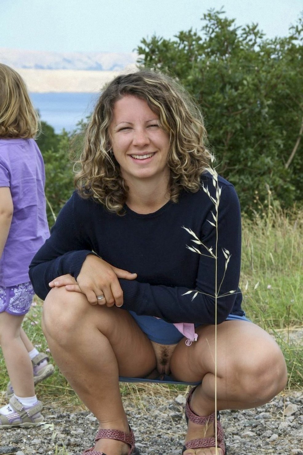 Femmes dans les voitures sans culotte