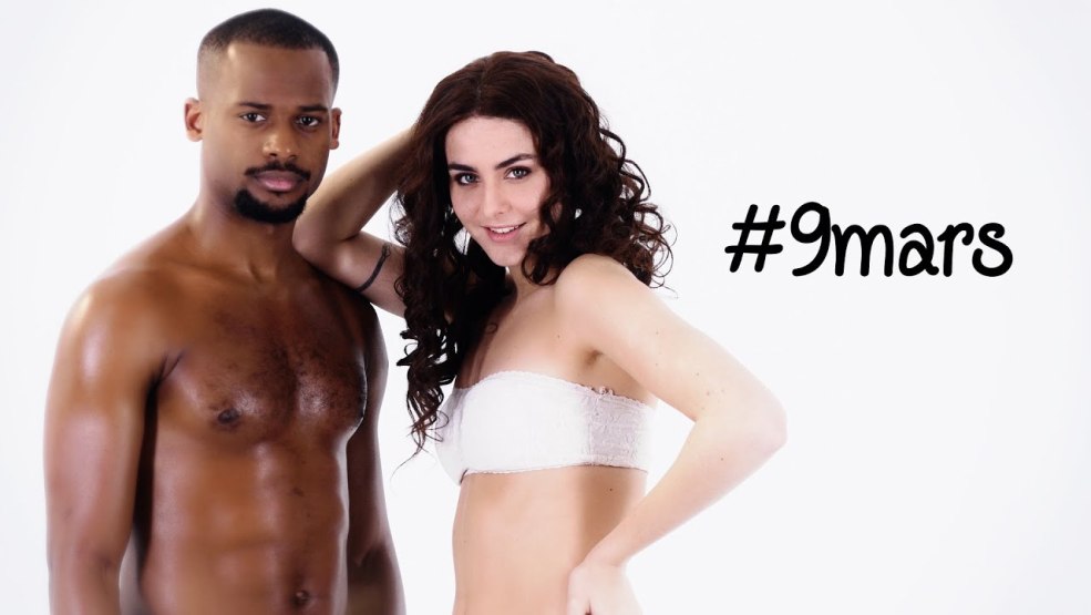 Blackmedmars regarde l'histoire