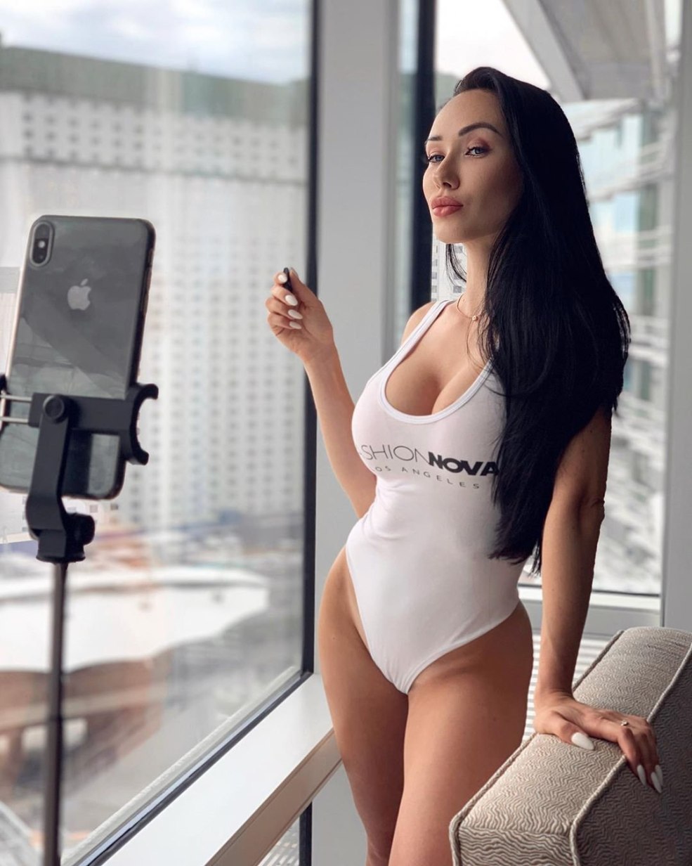 Modèle Nina Serebrova