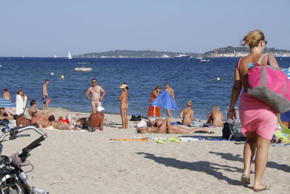 Naked Mature Wives Prage publique