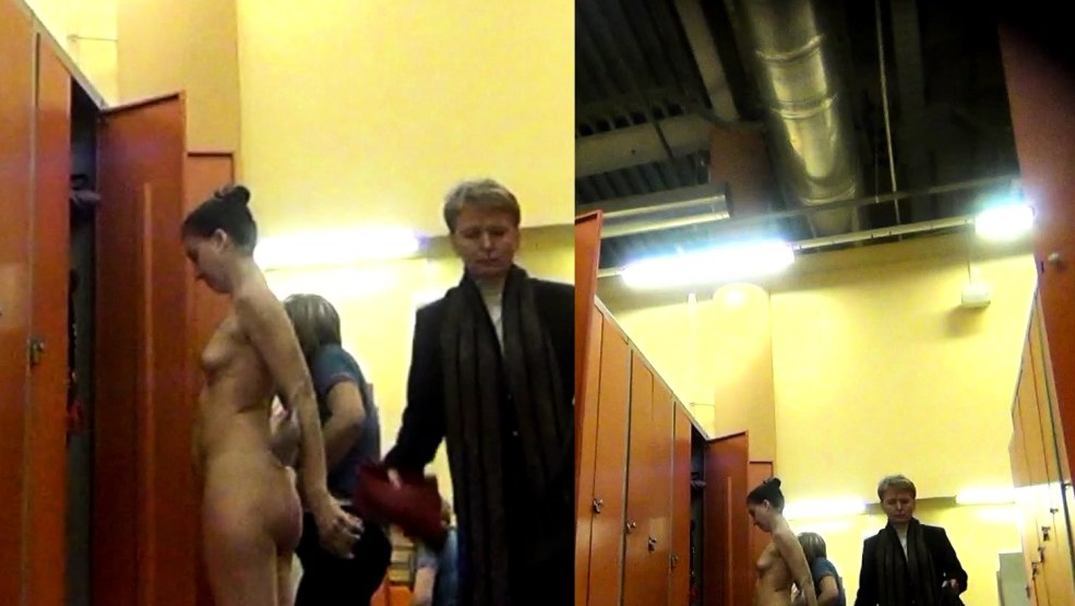 Mature nue sur la plage Close -up