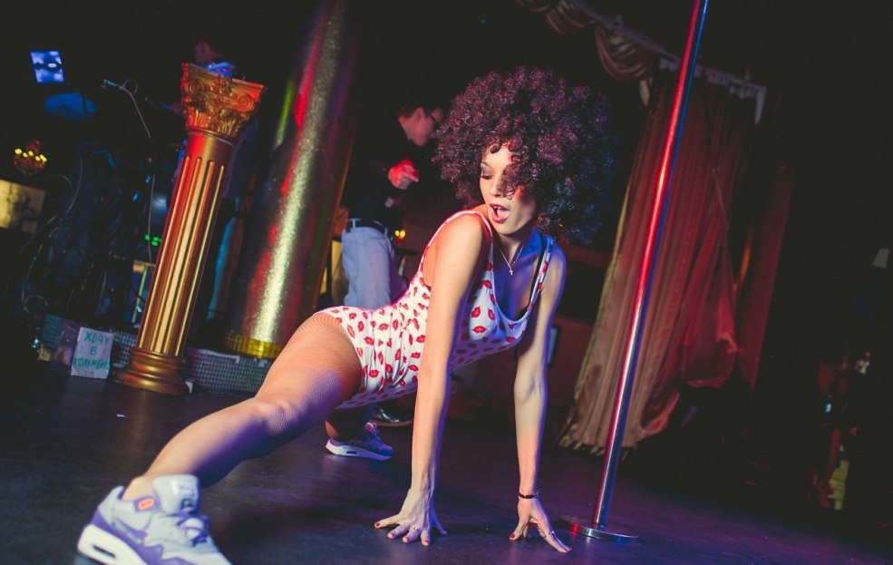 Miley Cyrus Boti Dance