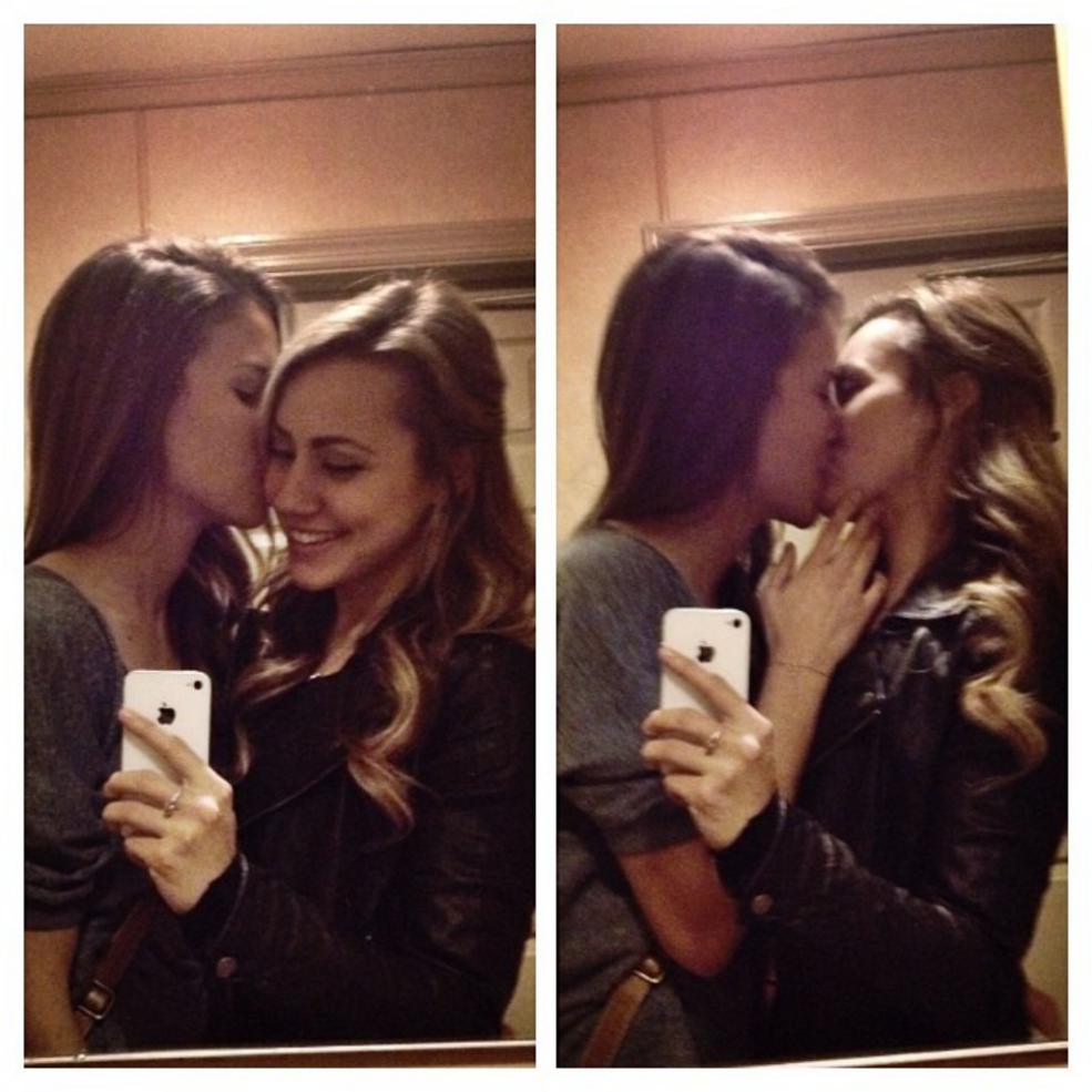 Selfie Girlfriend Kiss