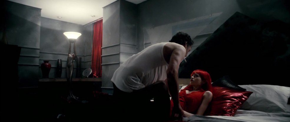 Pornstarger guise paradis sucer une bite