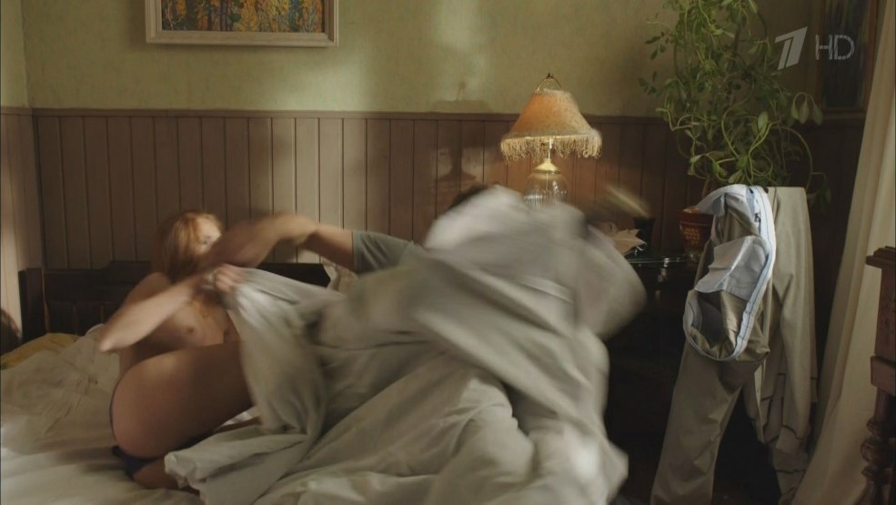 Elena Kondulinen nue