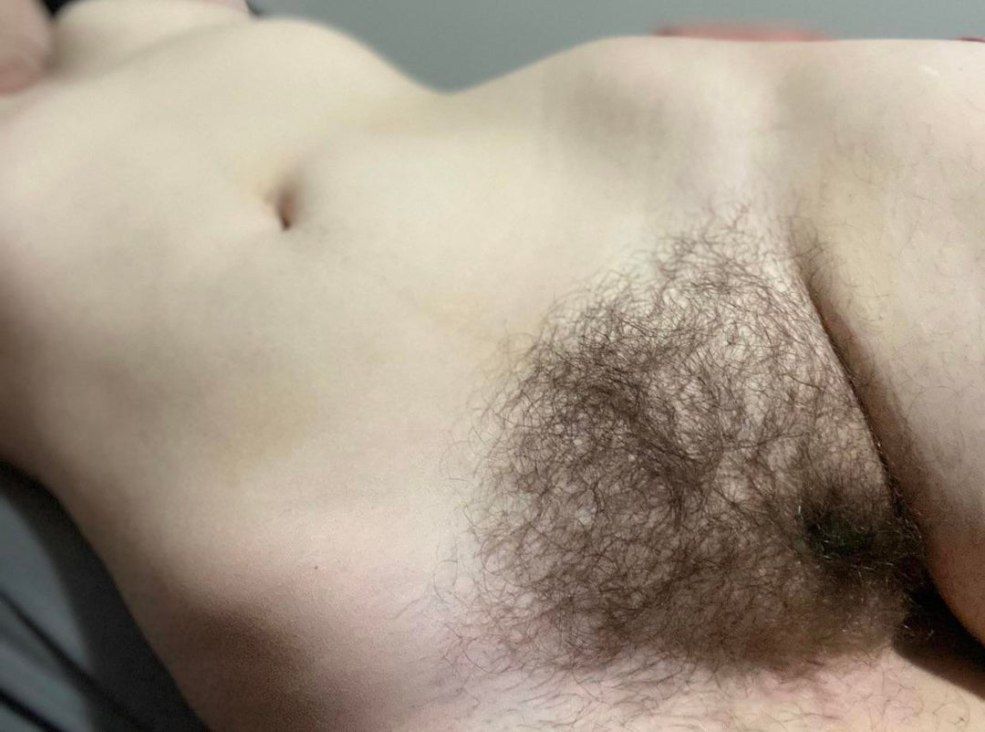 Les lavabos poilus sont grands