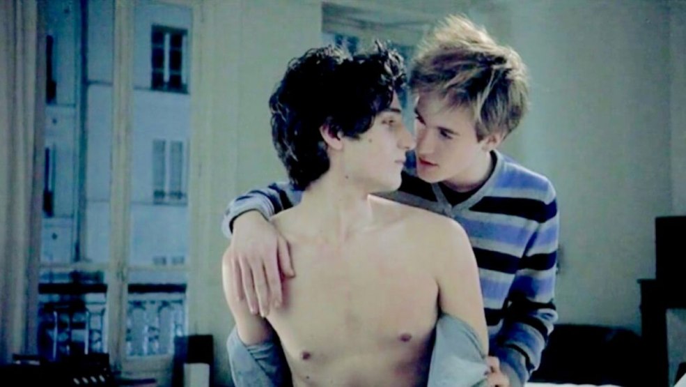 Beau gangbang lesbien