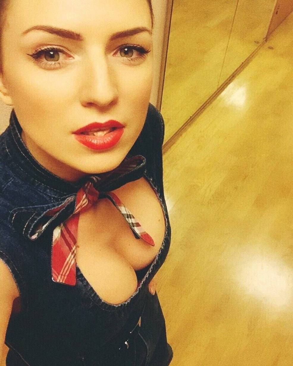 Ekaterina molokhovskaya maxime