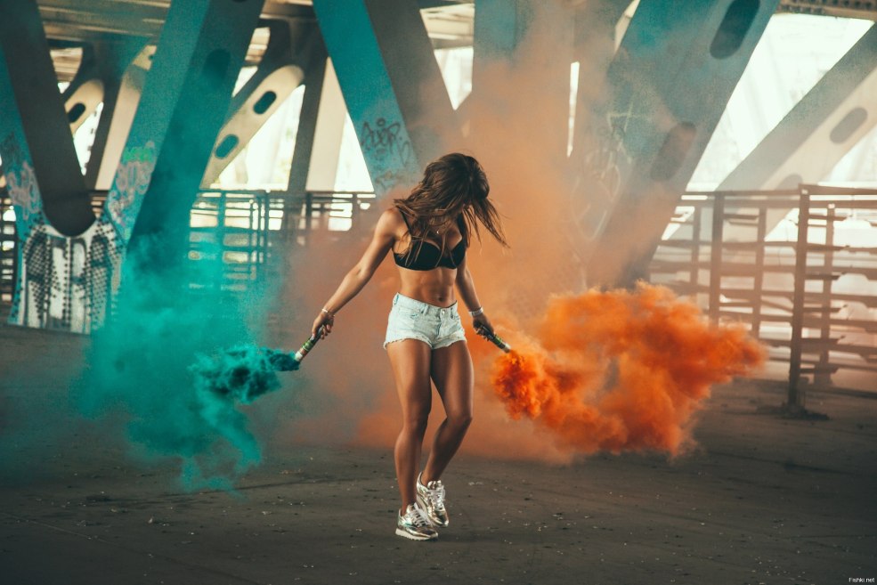 La fille danse du salon