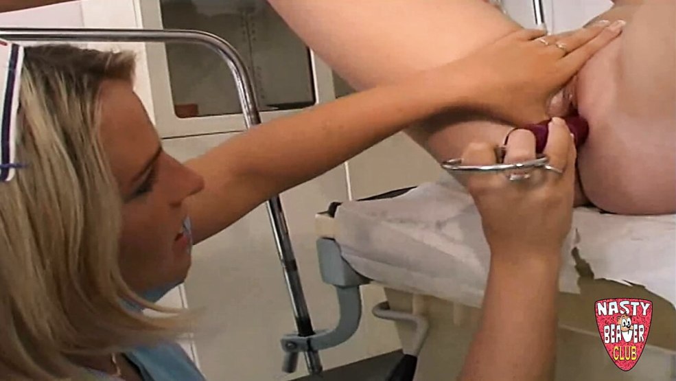 La chaise de gynécologie est une femme