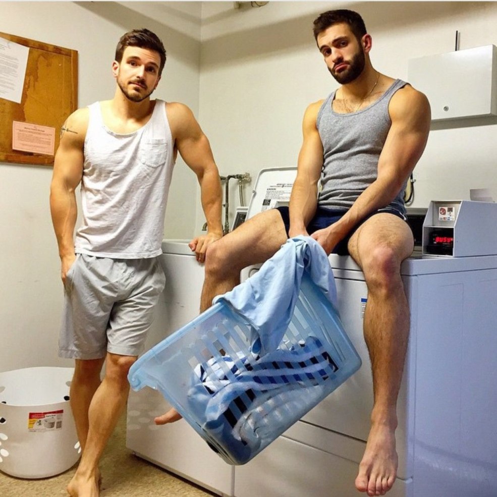 Jambes de groupe d'un homme