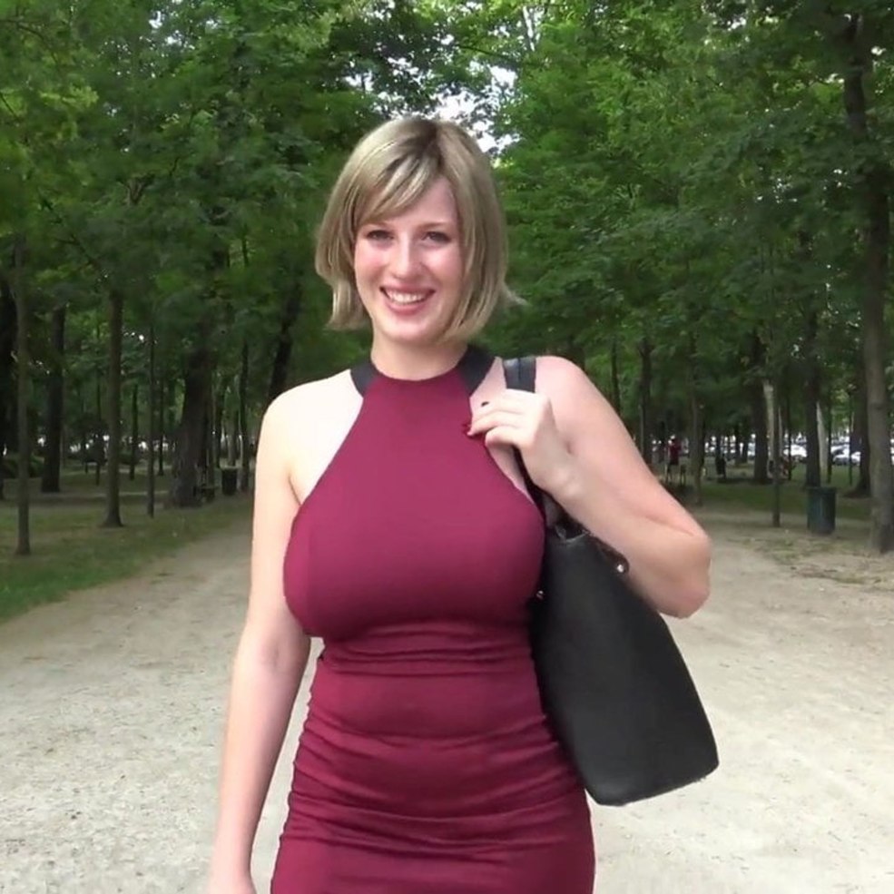 Jacquieetmicheltv Pauline 21ans actrice