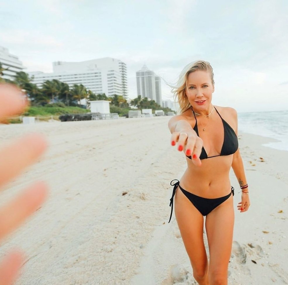 Elena est très chaude