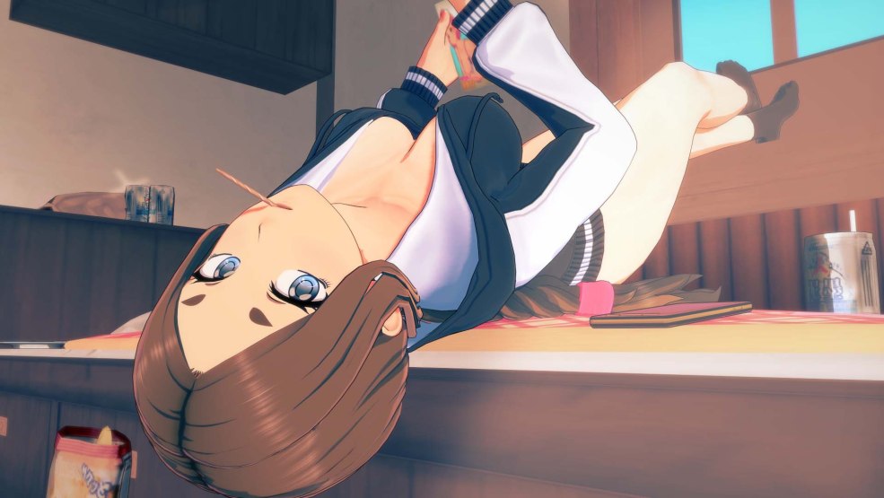 La fille a sucé un café