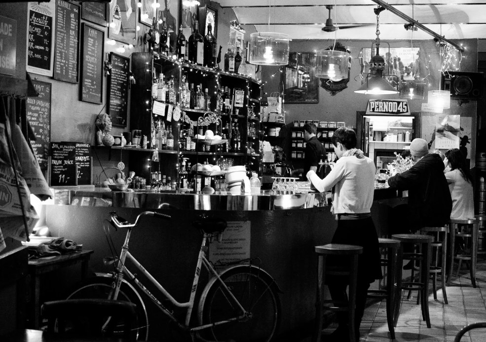 Le pub est noir