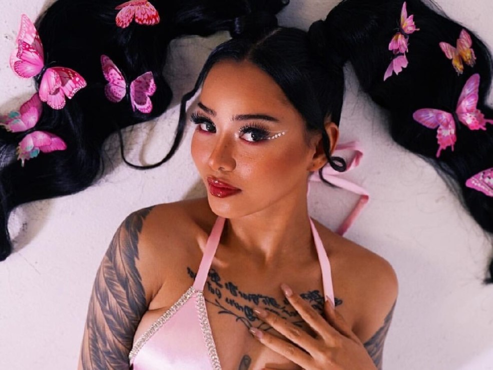 Bella Poarch 18 Plum