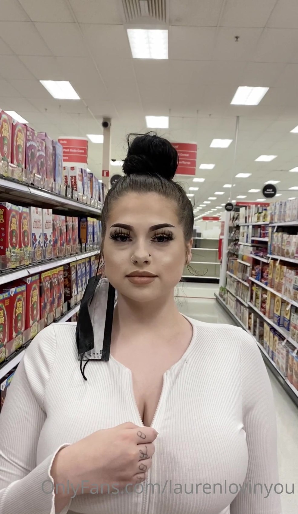 Kat Dennings en linge