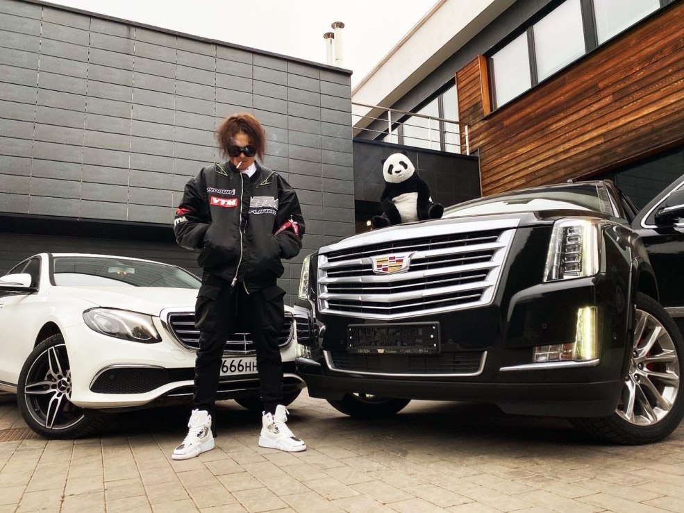 Filles et voitures américaines