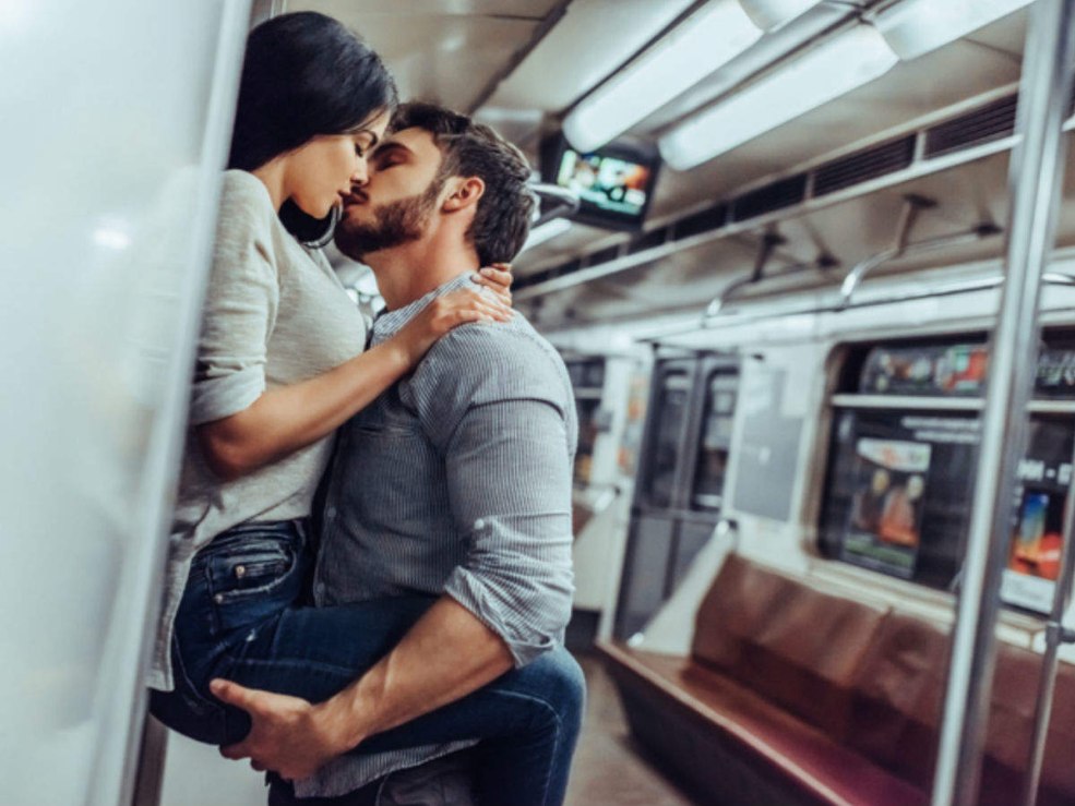 Un couple dans le train