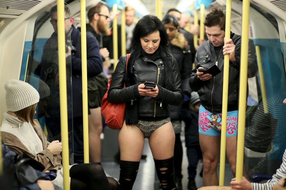 Pas de pantalon en métro 2020